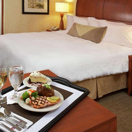 Hilton Garden Inn Ню Браунфелс Стая снимка